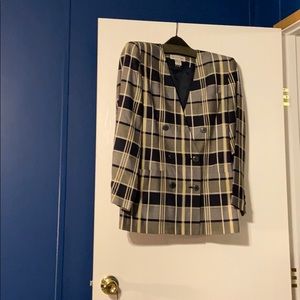 Skirt and jacket suit